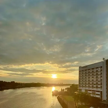 Riverbank Suites Apartment Level 9 Kuching Exterior photo